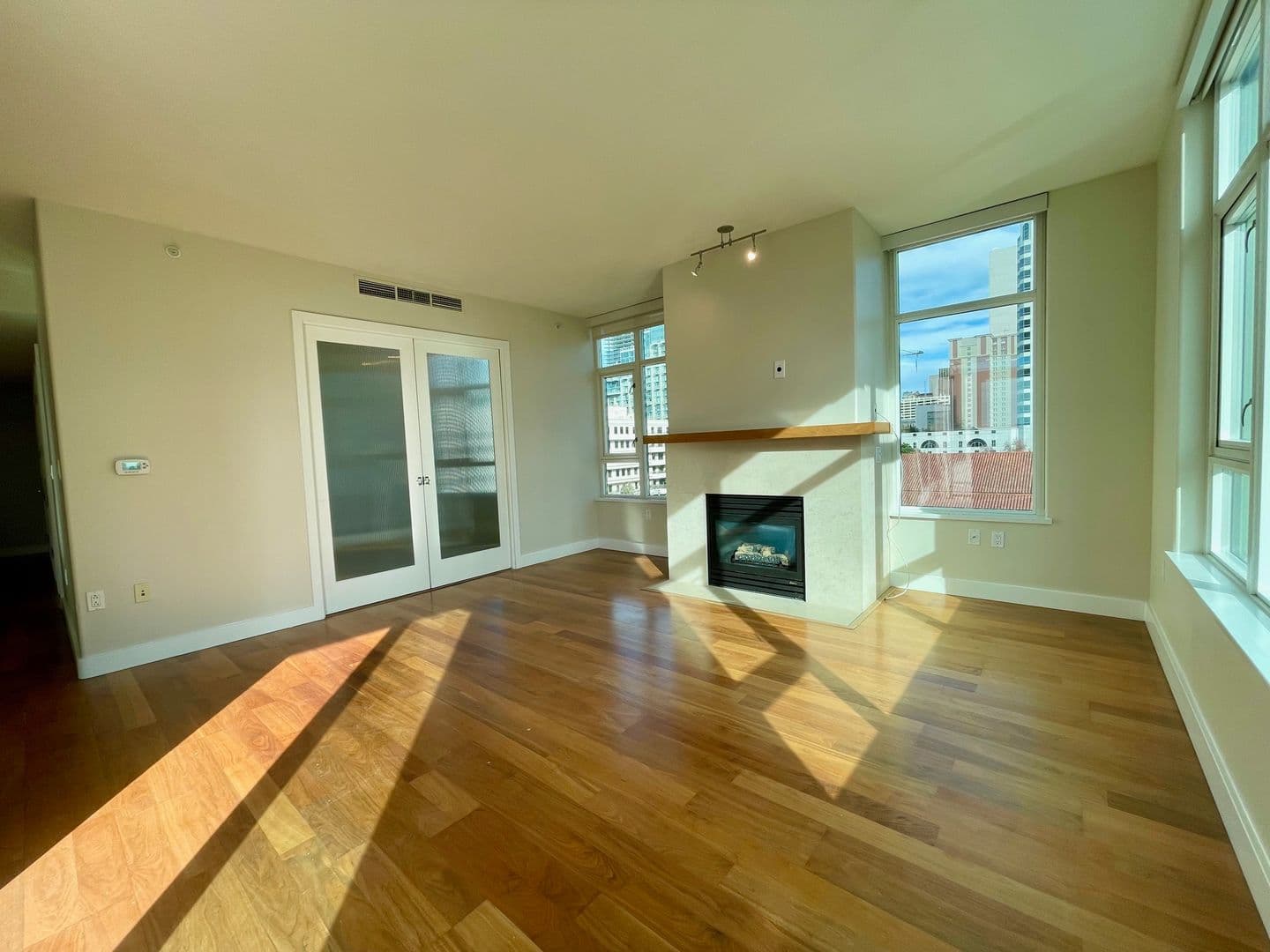 San Diego Condo: 1199 Pacific Hwy #604