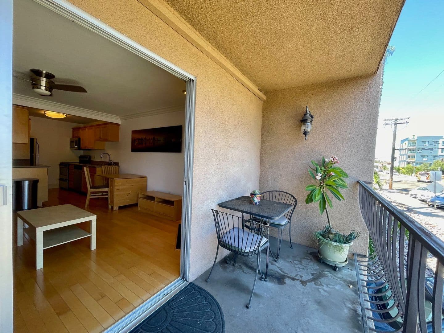 San Diego Condo: 3980 8th Ave. #117