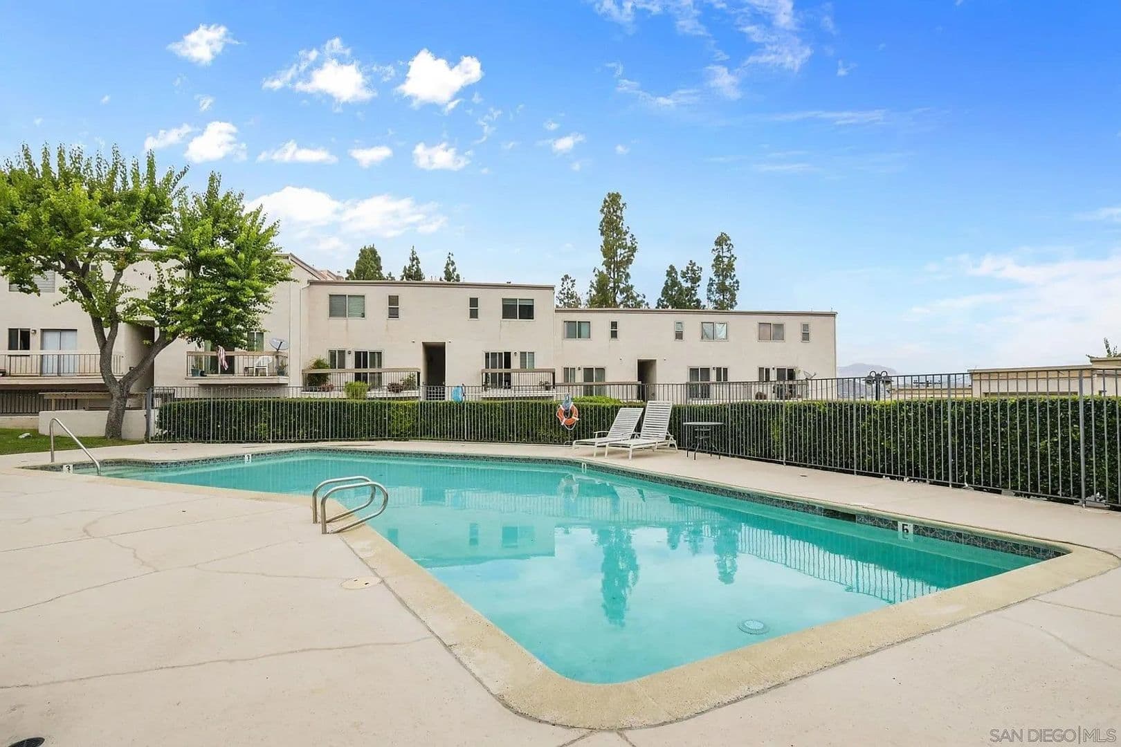El Cajon Townhome: 354 Travelodge Dr.