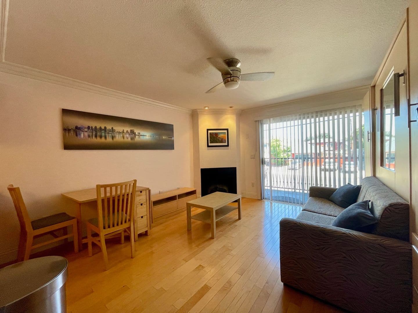 San Diego Condo: 3980 8th Ave. #117
