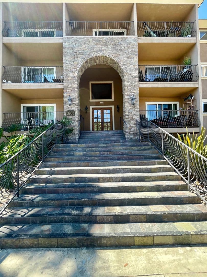 San Diego Condo: 3980 8th Ave. #117