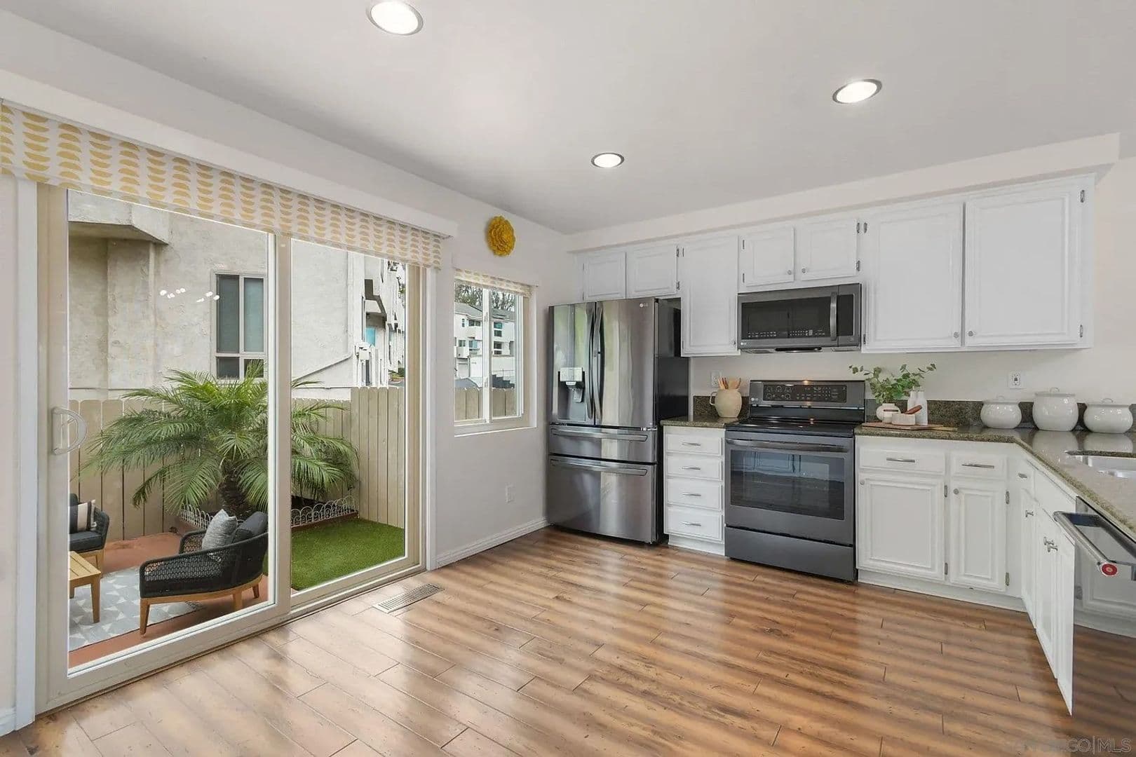 El Cajon Townhome: 354 Travelodge Dr.