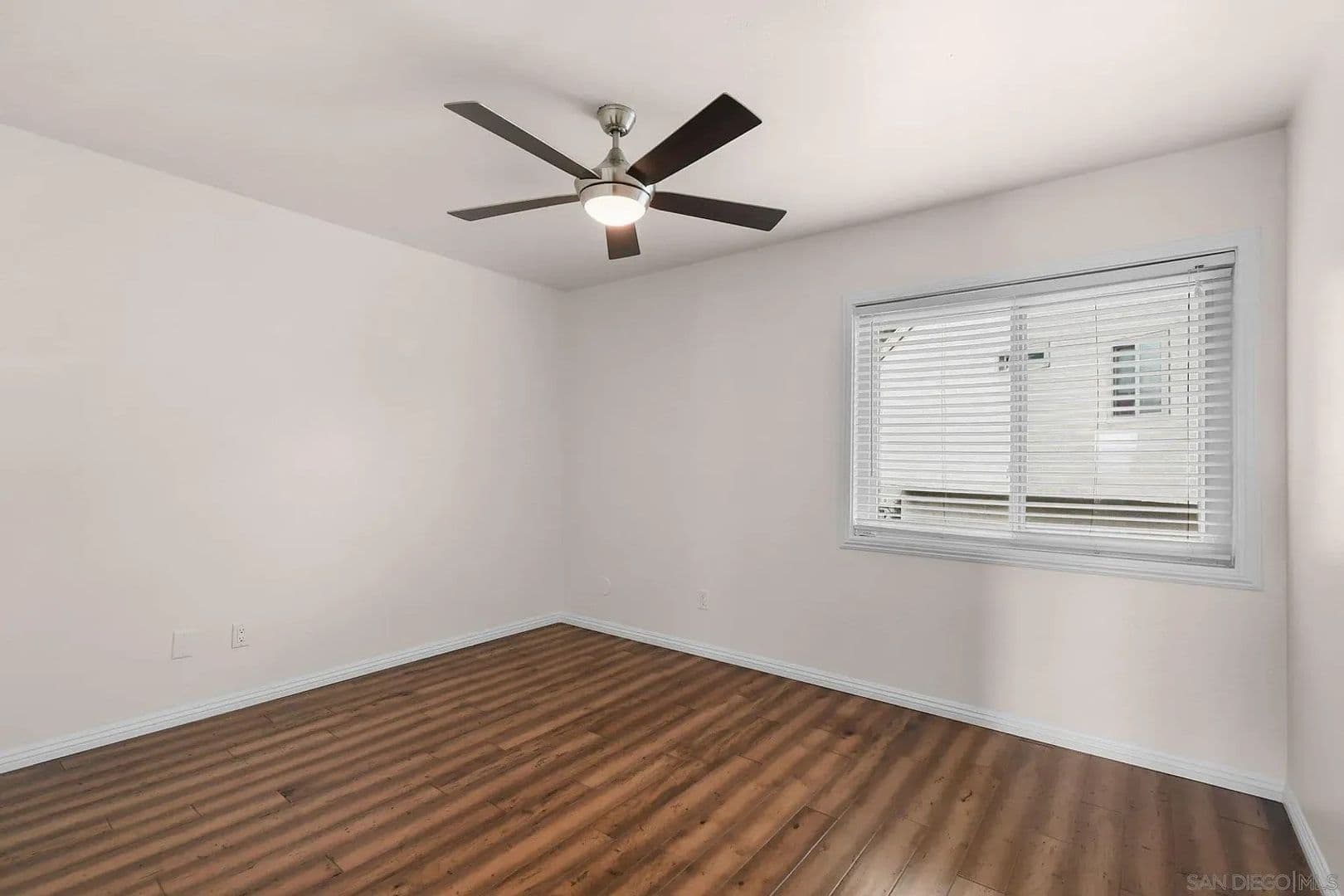 El Cajon Townhome: 354 Travelodge Dr.