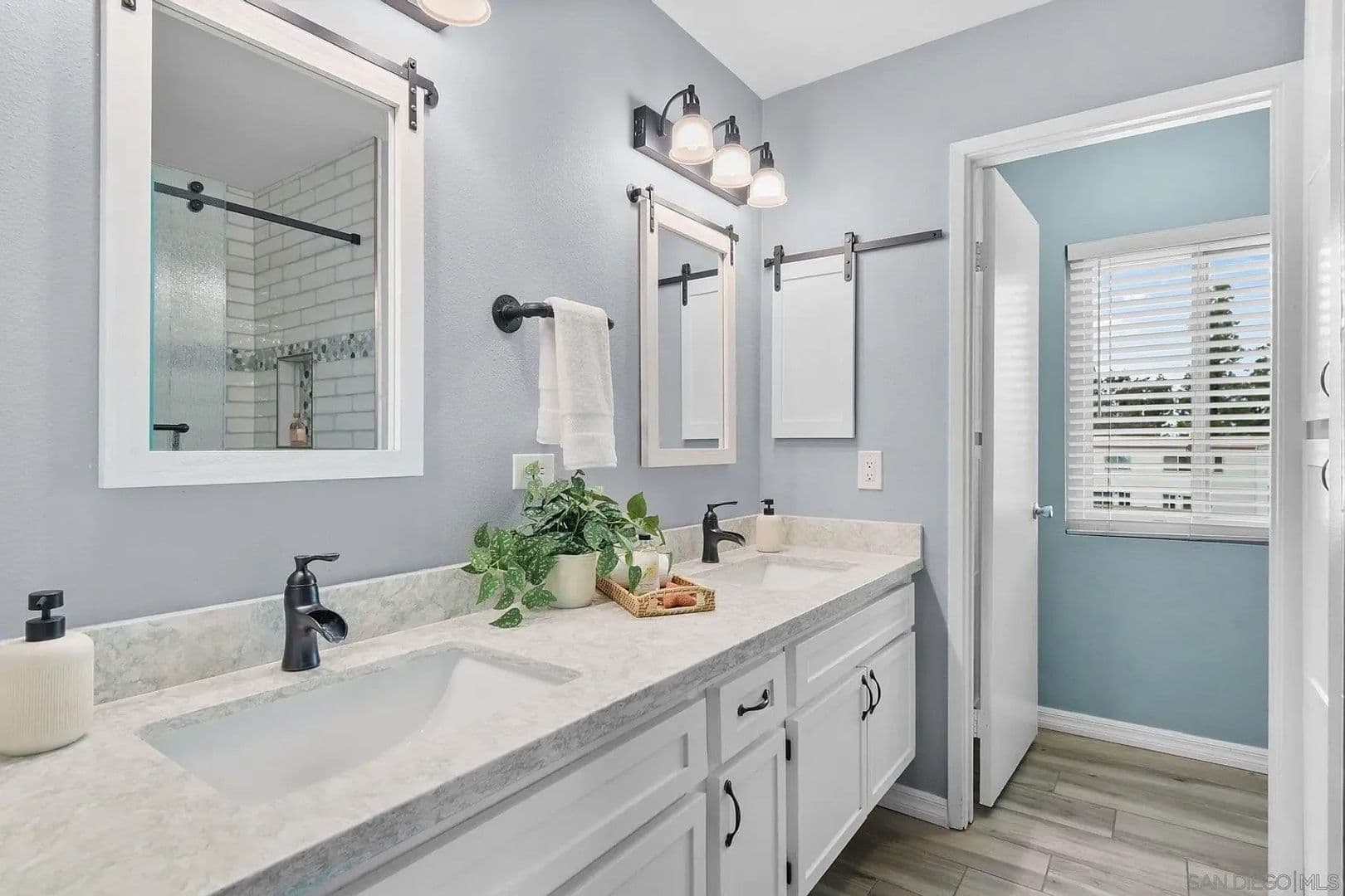 El Cajon Townhome: 354 Travelodge Dr.
