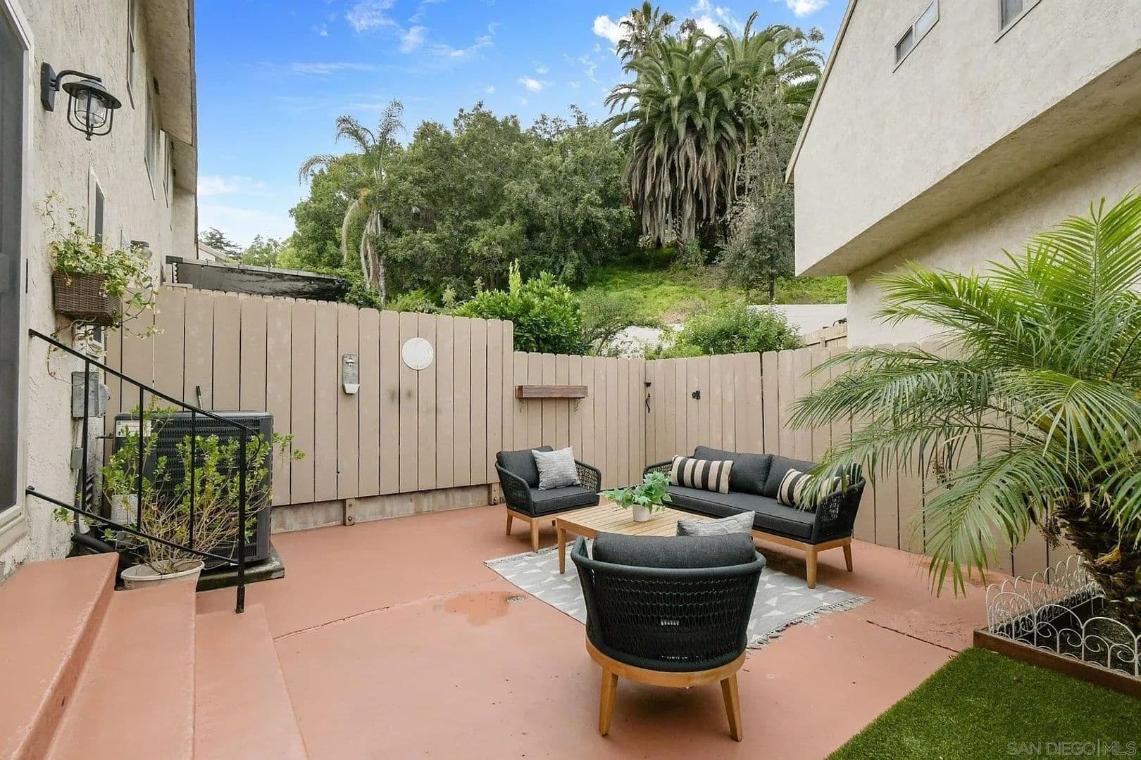 El Cajon Townhome: 354 Travelodge Dr.