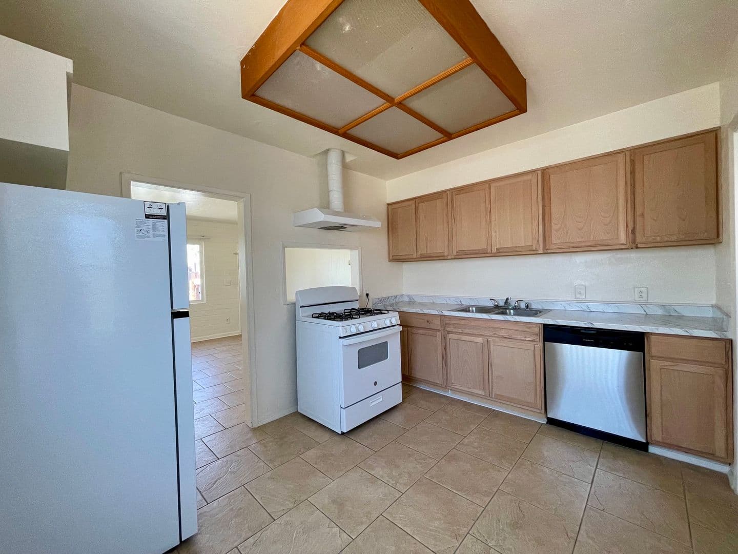 El Cajon Apartment: 321 Roanoke Rd.
