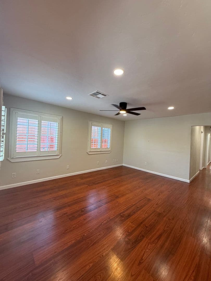 El Cajon House: 334 Roanoke Rd.