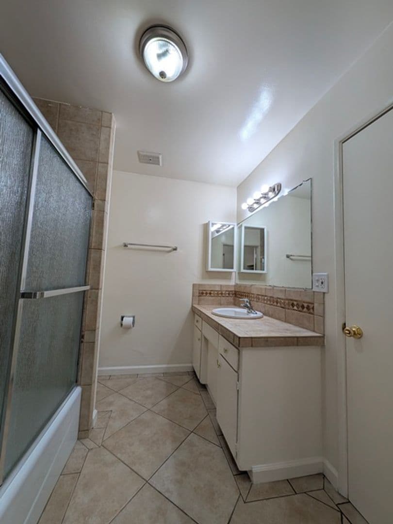 El Cajon Apartment: 801 S. Orange Ave. #C