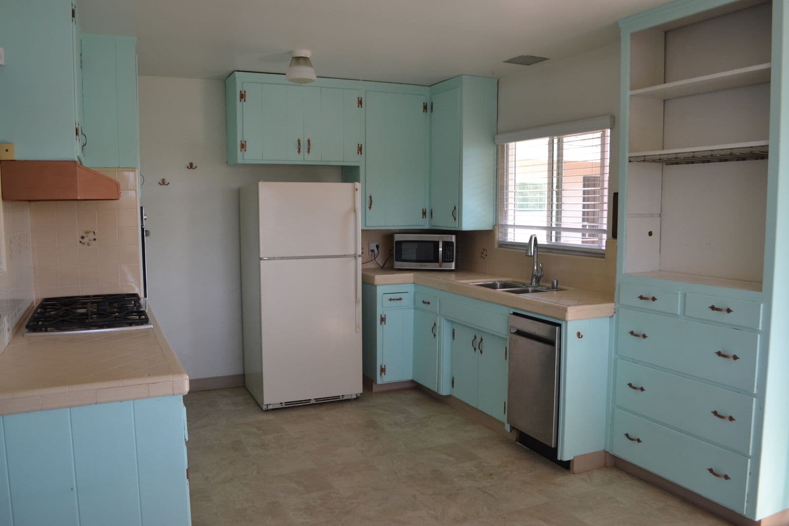 San Diego Apartment: 1076 Lincoln Ave