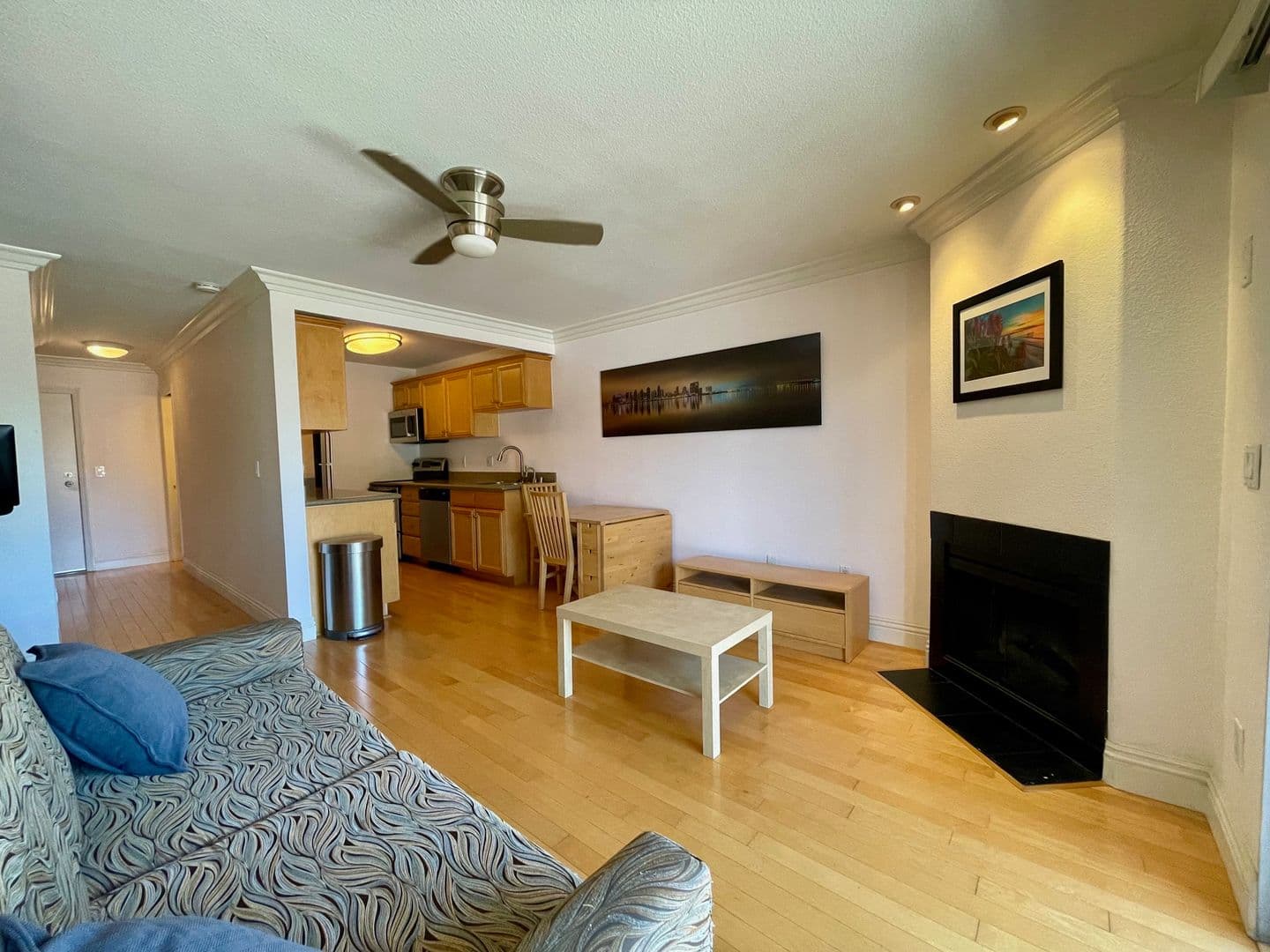 San Diego Condo: 3980 8th Ave. #117
