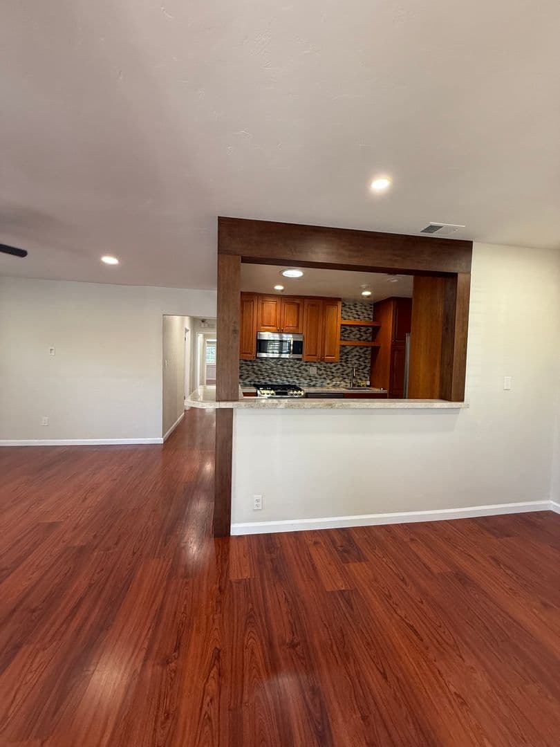 El Cajon House: 334 Roanoke Rd.