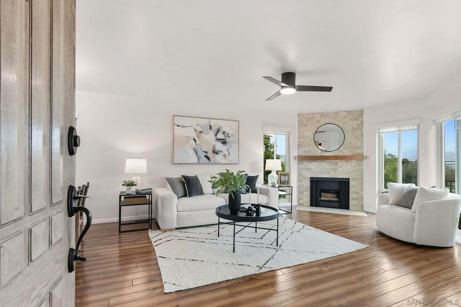 El Cajon Townhome: 354 Travelodge Dr.