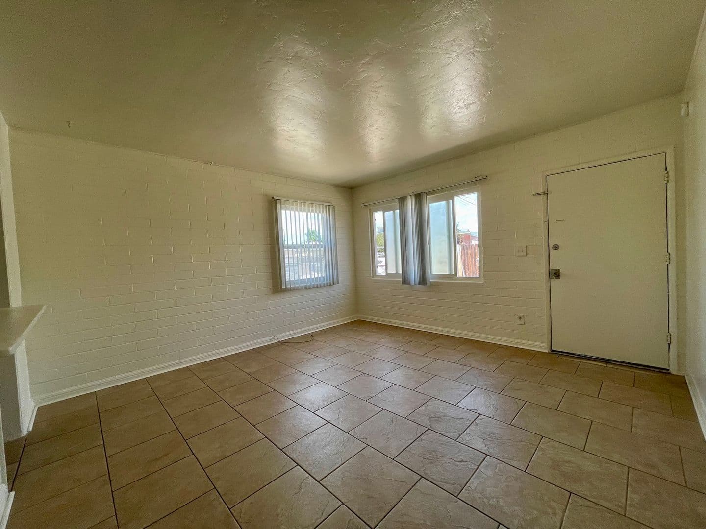 El Cajon Apartment: 321 Roanoke Rd.