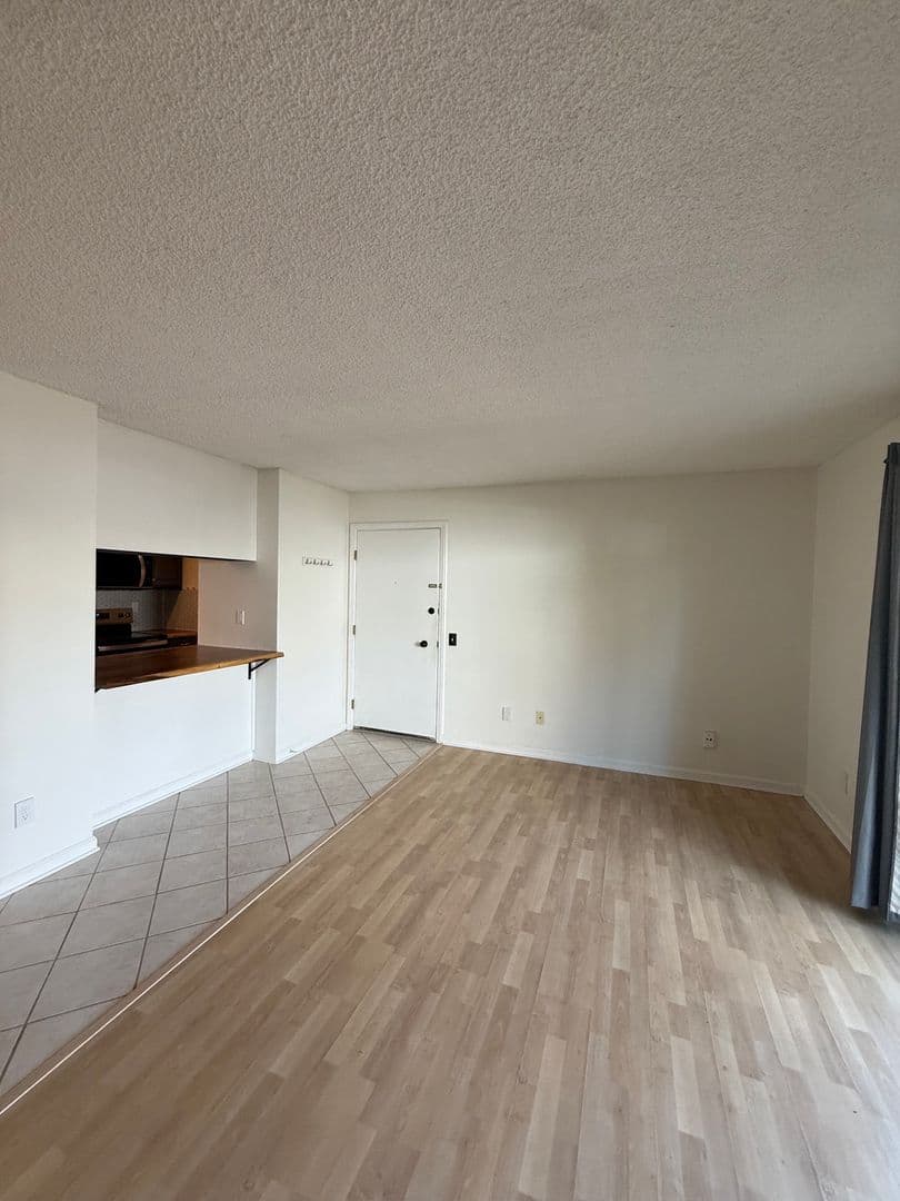 La Mesa Apartment: 5700 Baltimore Dr #55