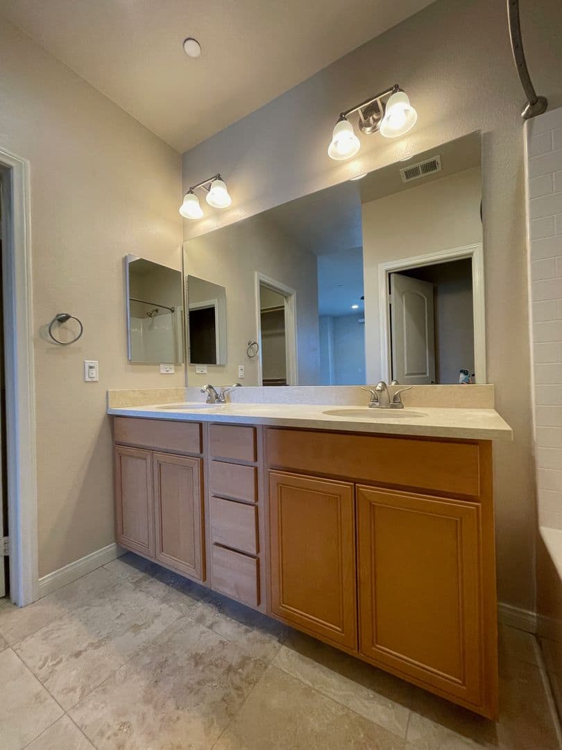 El Cajon Apartment: 534 Camden Yards Way