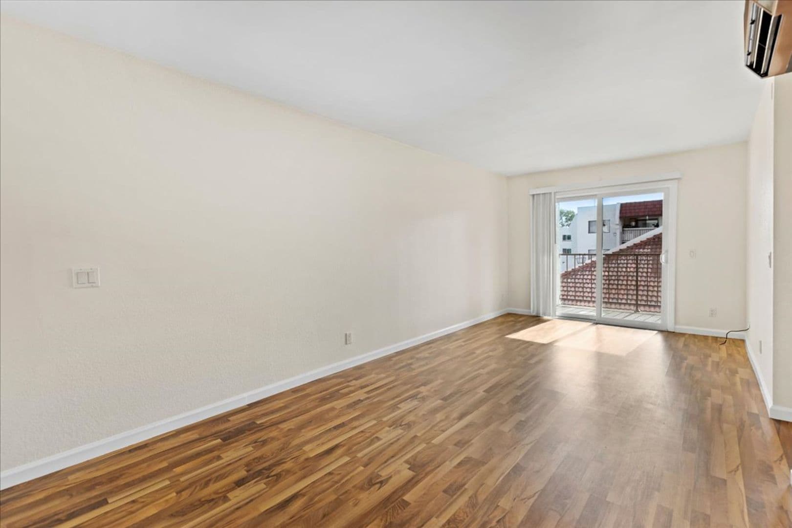 San Diego Condo: 6350 Genesee Avenue  #220