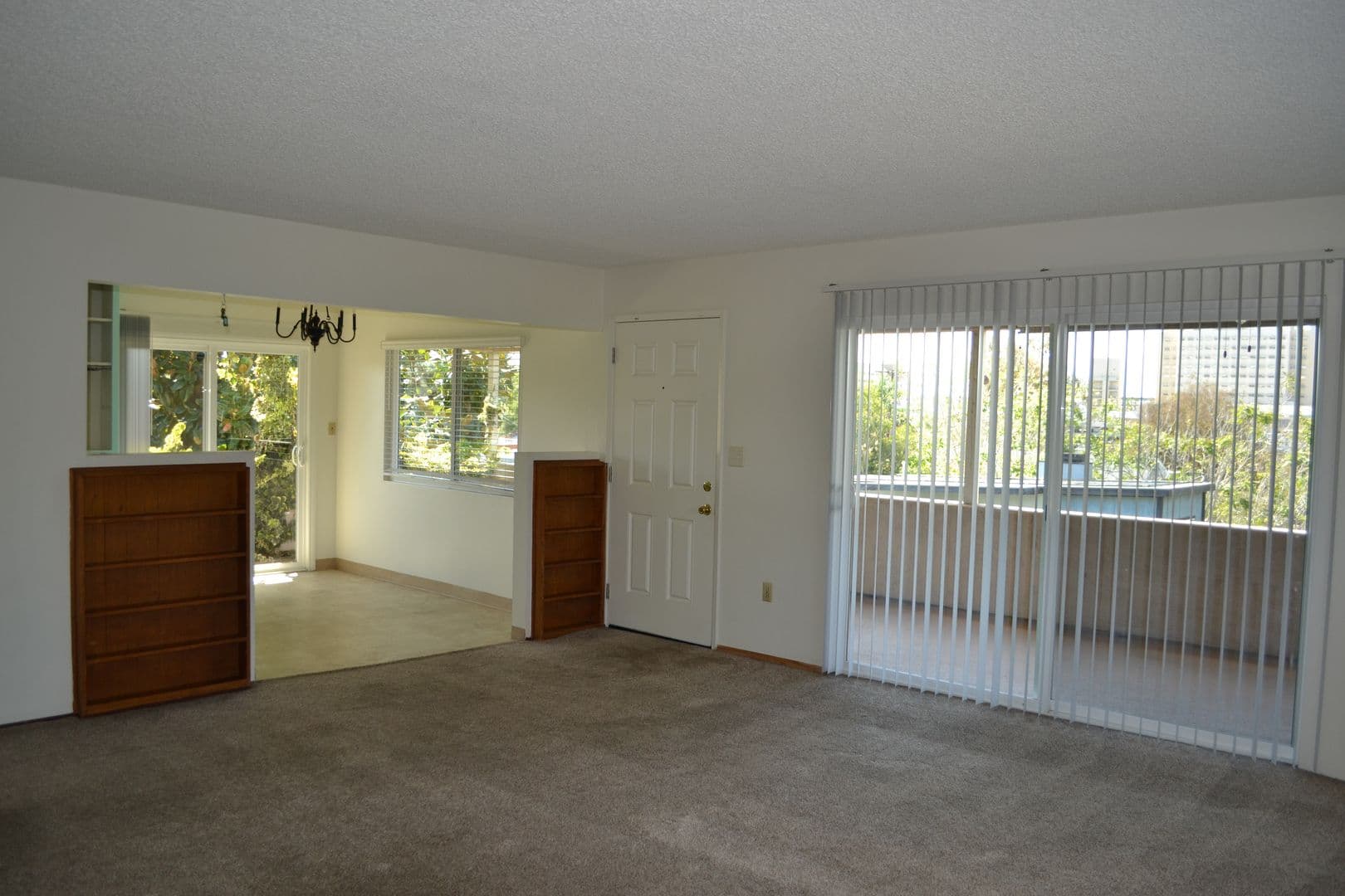 San Diego Apartment: 1076 Lincoln Ave