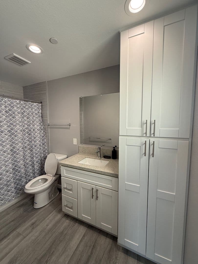 San Diego Apartment: 5276 Imperial Ave.