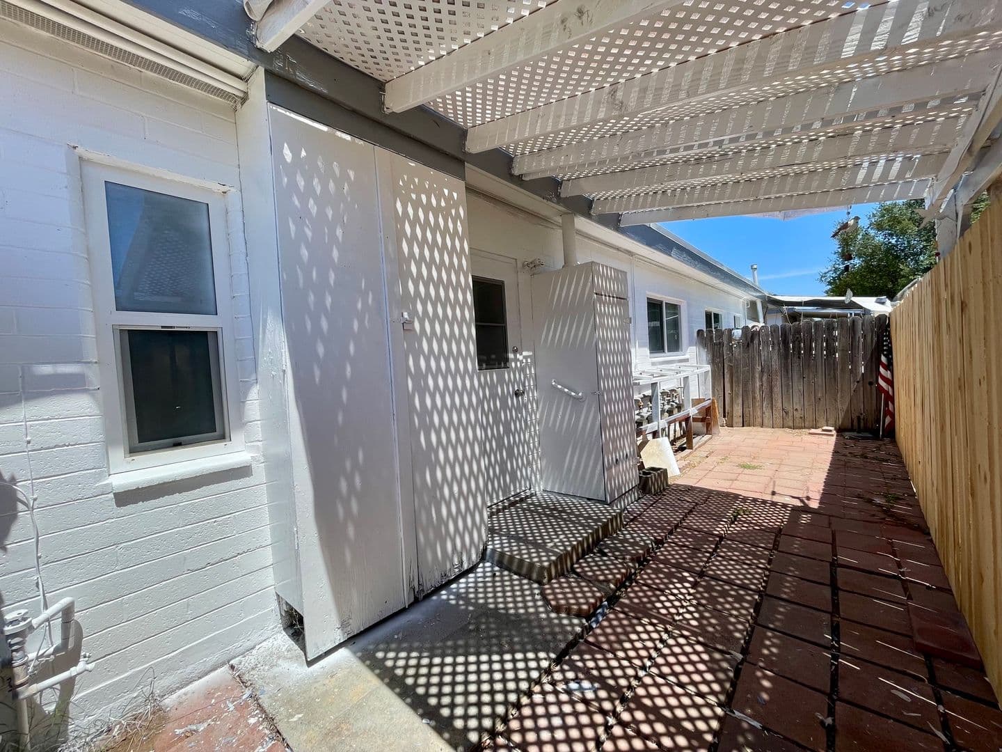 El Cajon Apartment: 321 Roanoke Rd.