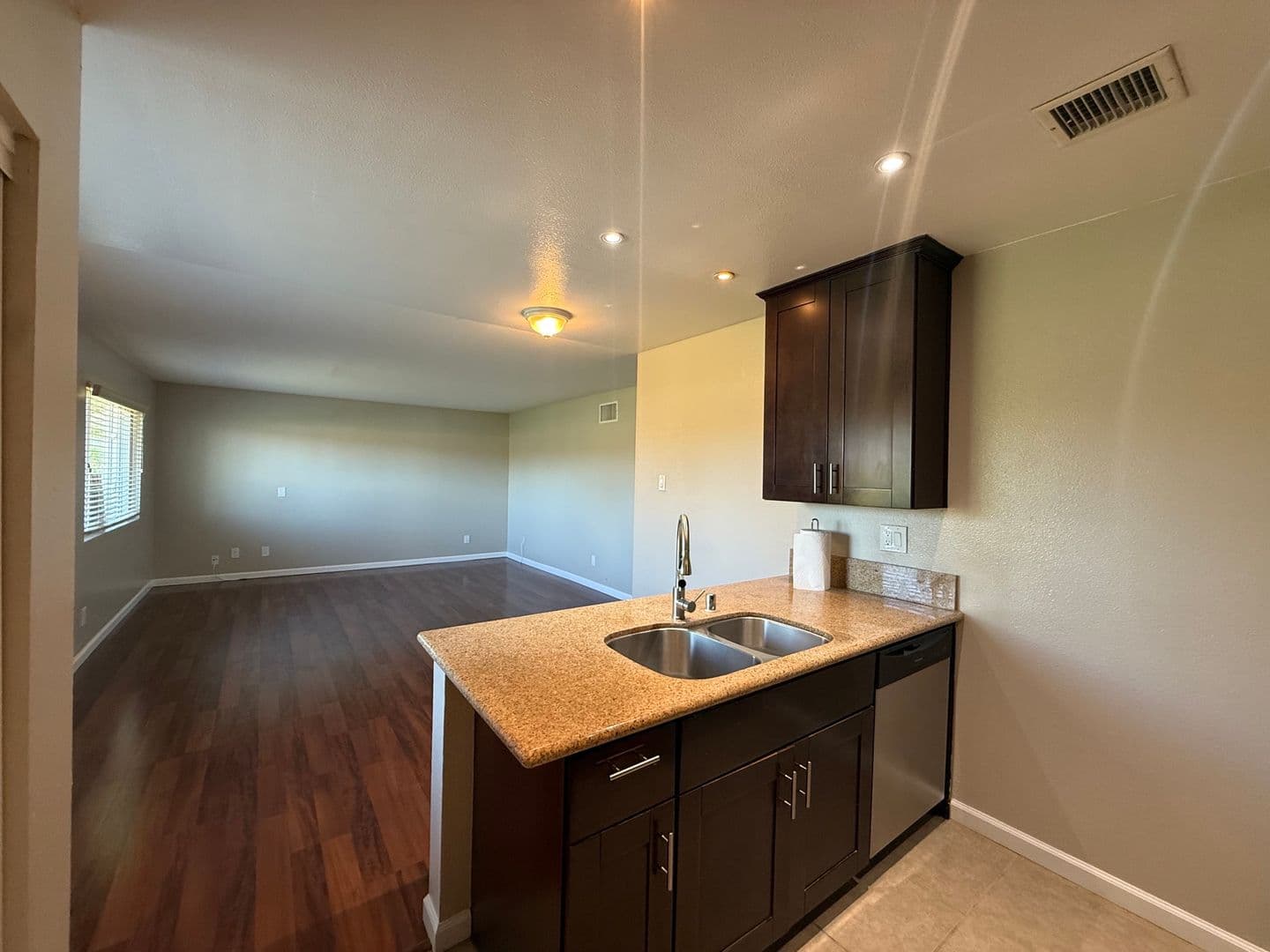 Lakeside Condo: 12147 Wintergreen Dr.  #1