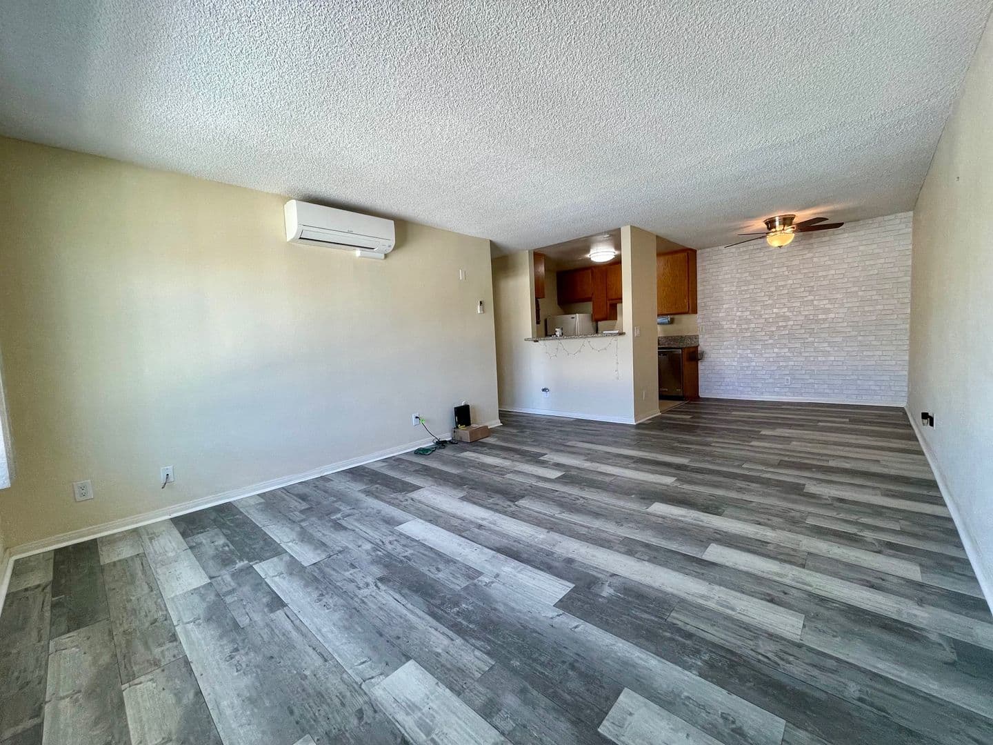 Lakeside House: 12716 Lakeshore Dr. #I