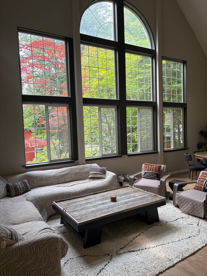 Rhododendron House: 64633 E. Sandy River Ln.