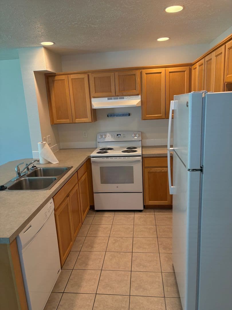 Gresham House: 204 SE Kane