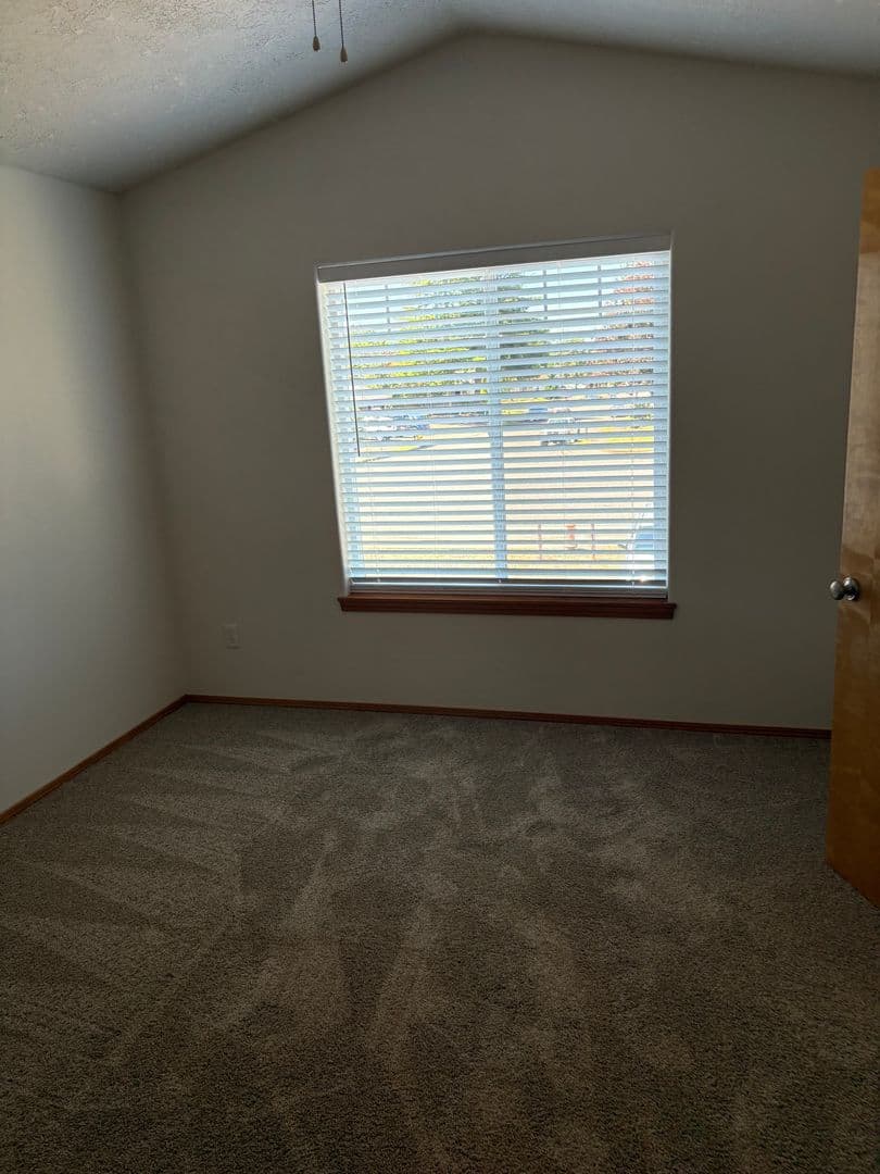 Gresham House: 204 SE Kane