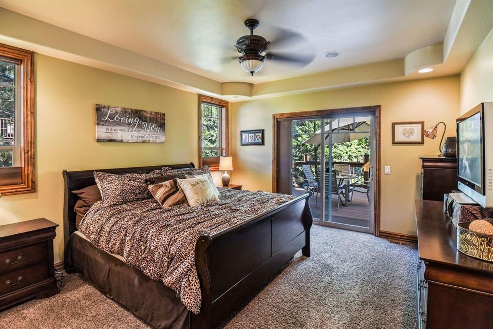 Lolo House: 10663 Coulter Pine St