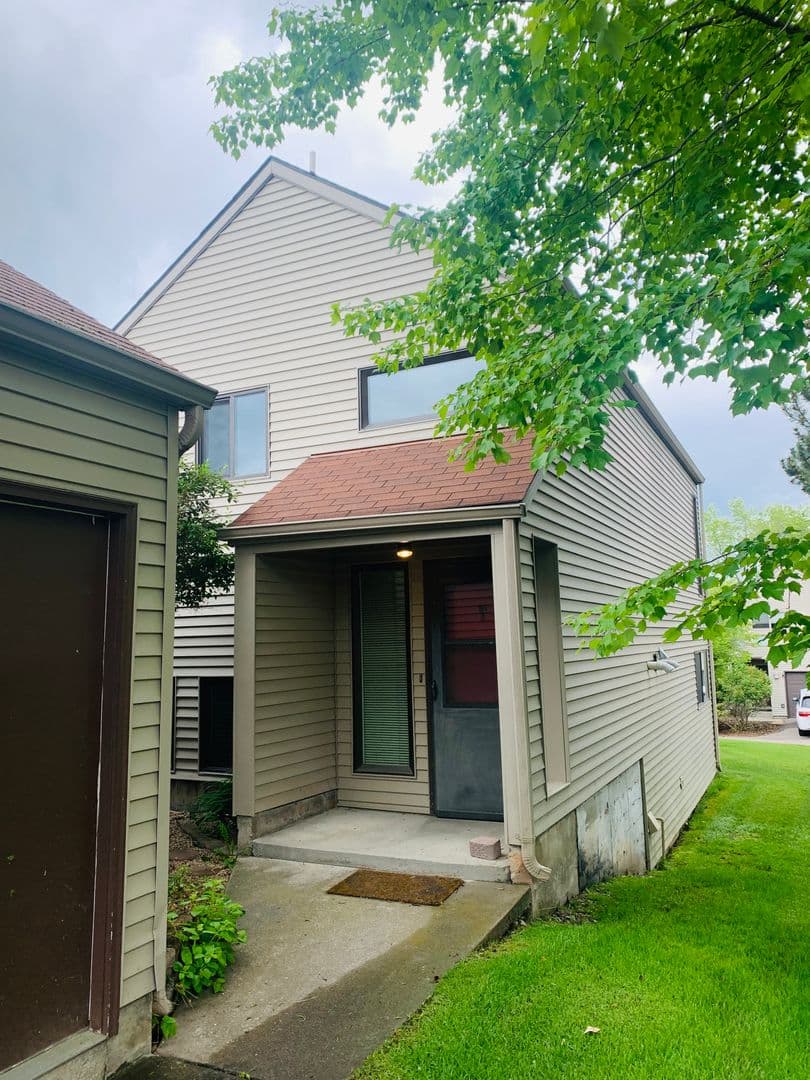 Missoula House: 2340 55th St. #20