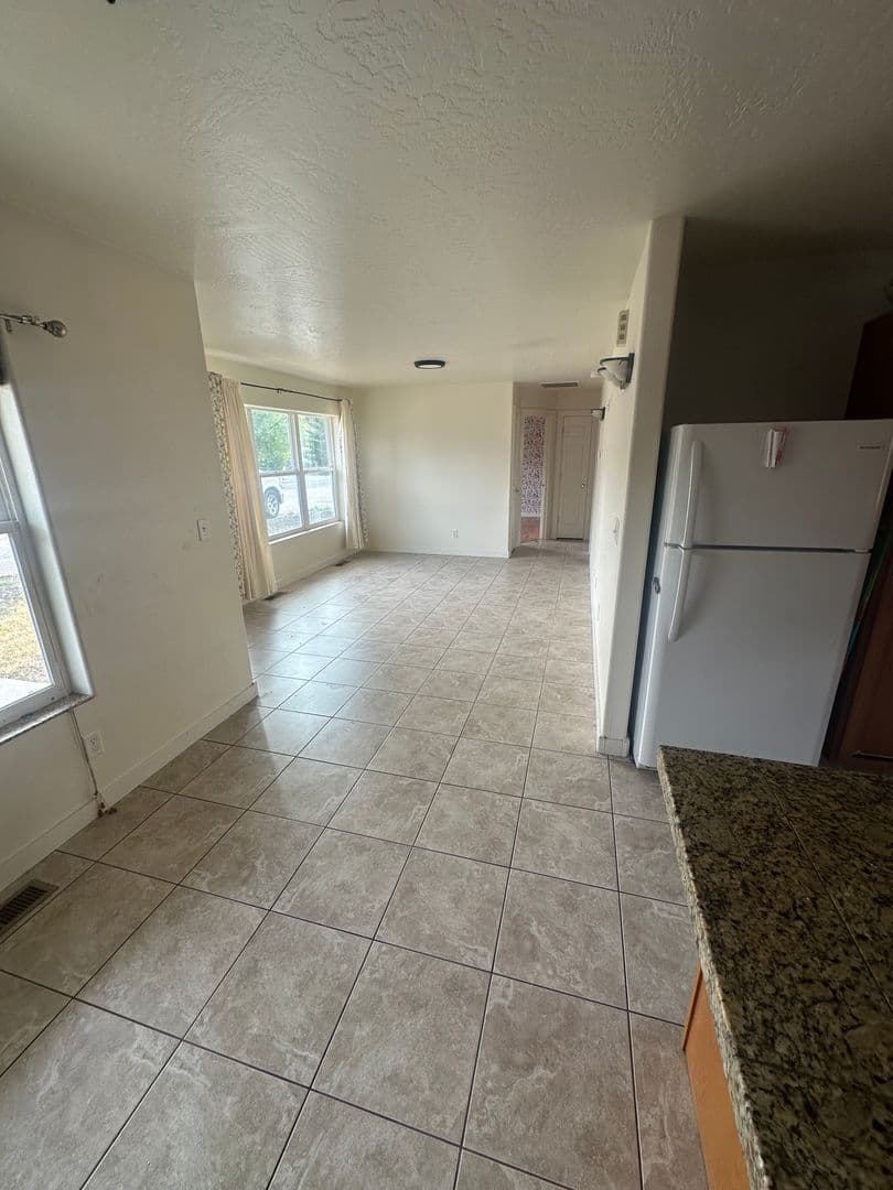Missoula Apartment: 213 Clyde St