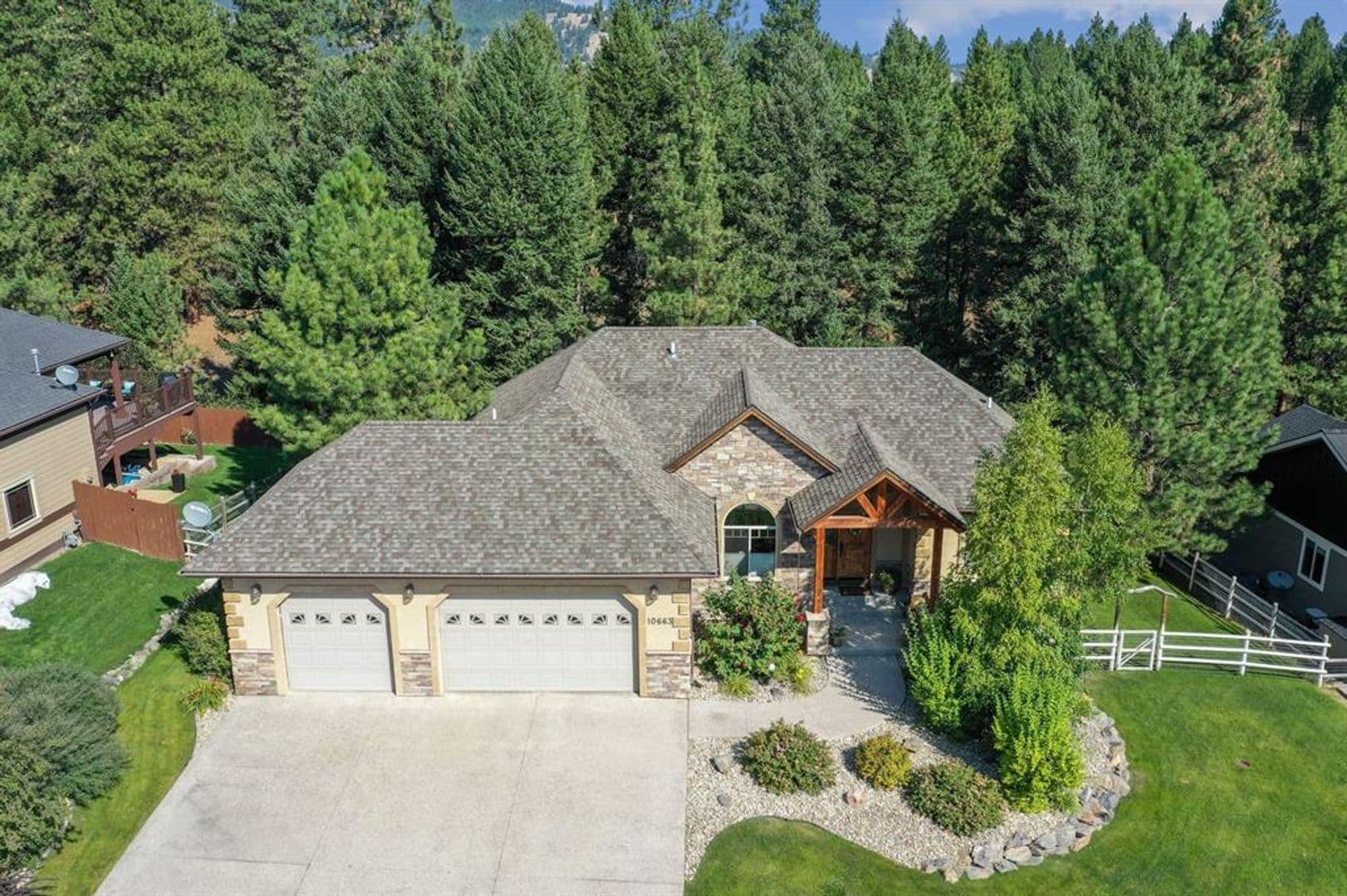 Lolo House: 10663 Coulter Pine St