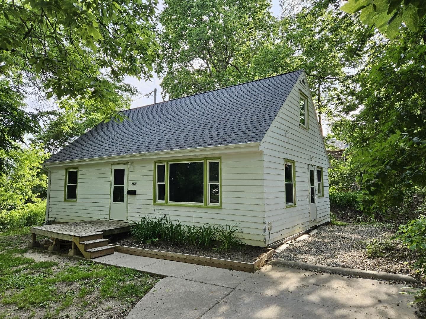 Ames House: 2920 Woodland St.