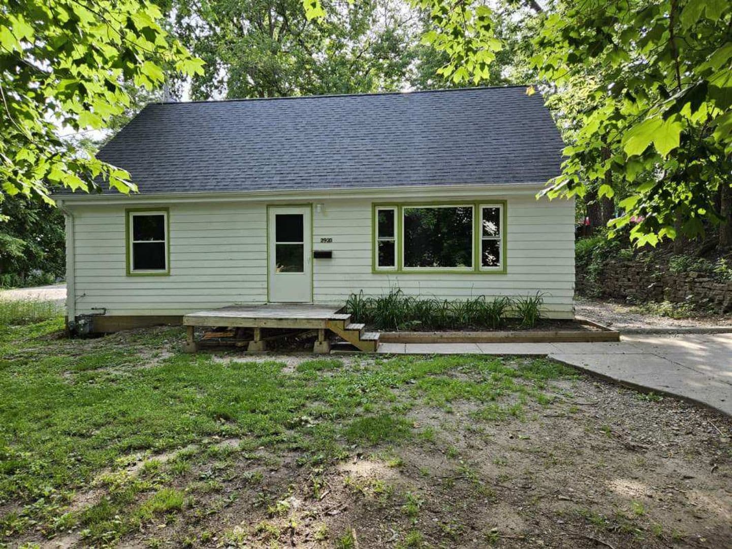 Ames House: 2920 Woodland St.