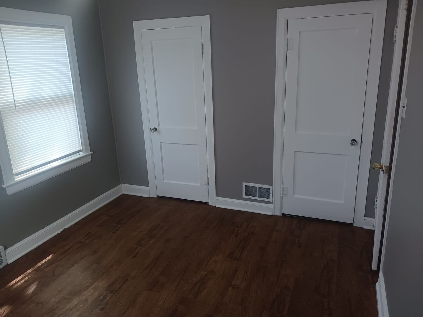 Ames House: 312 E 6th St