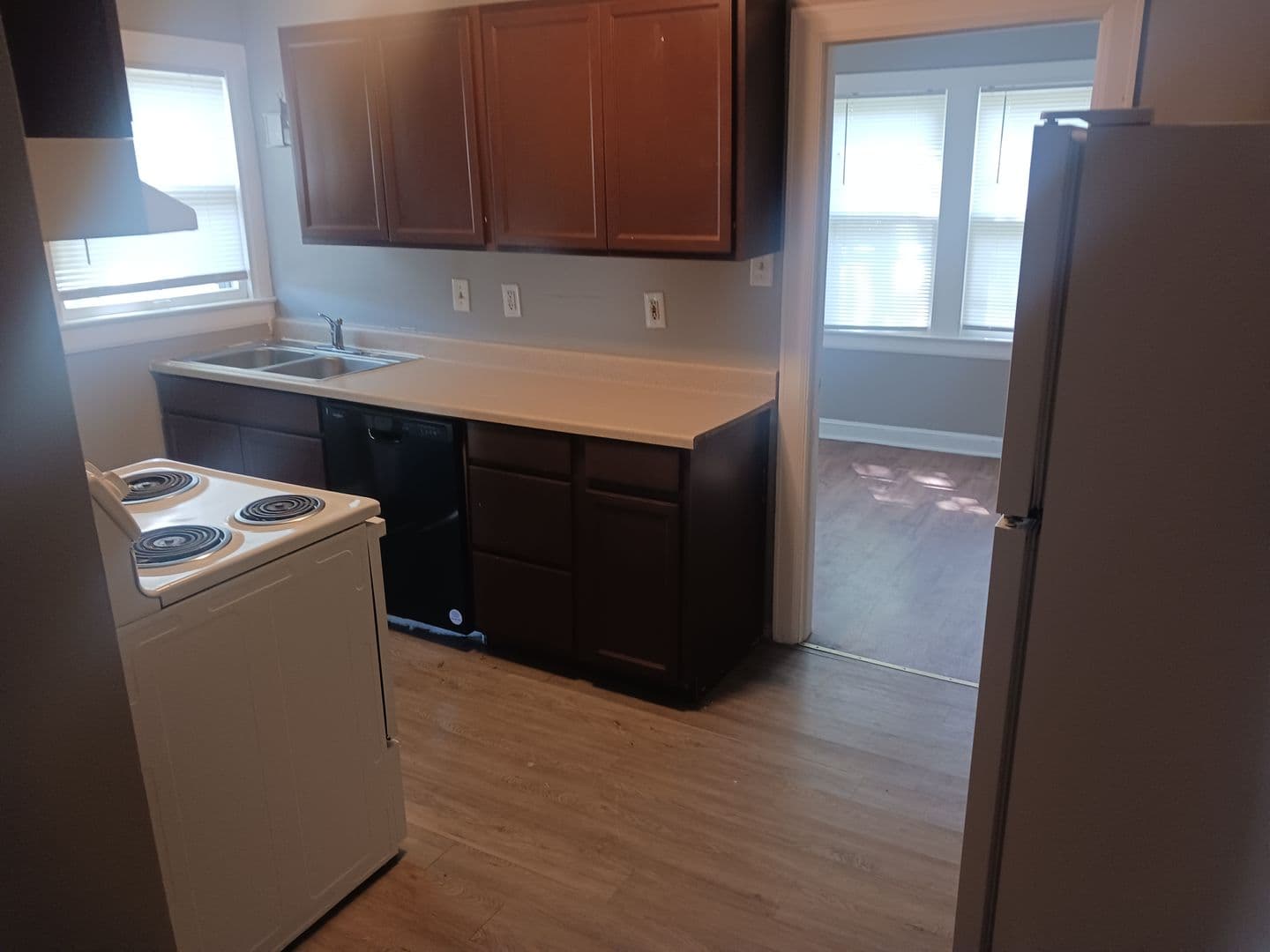 Ames House: 312 E 6th St