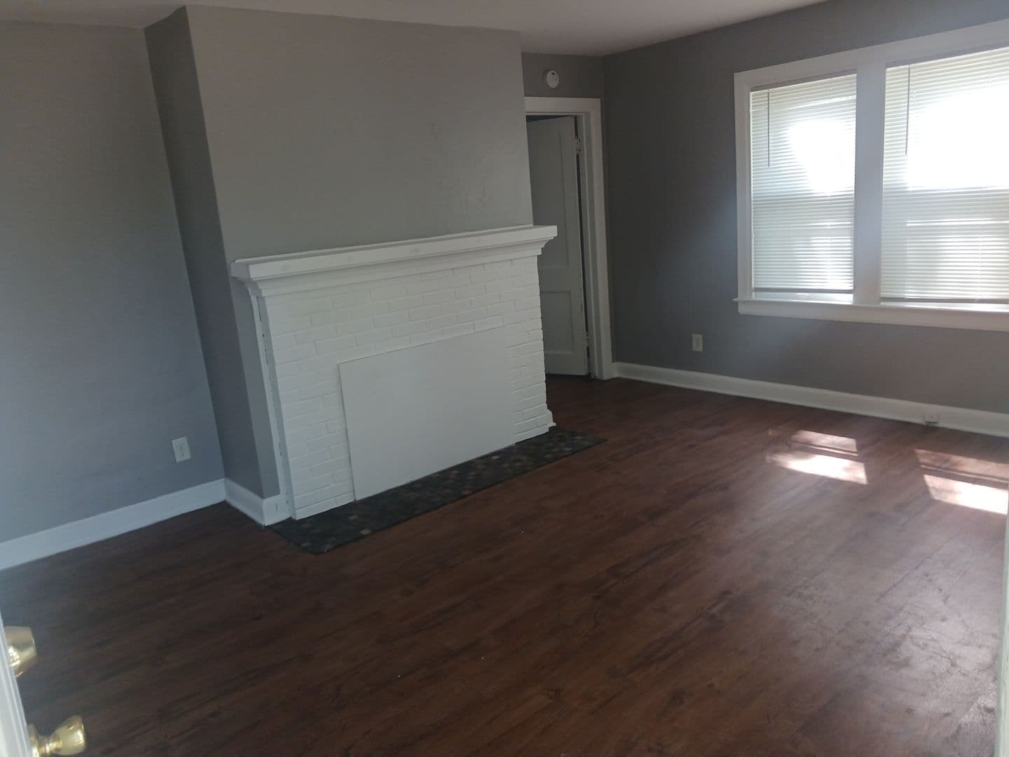 Ames House: 312 E 6th St
