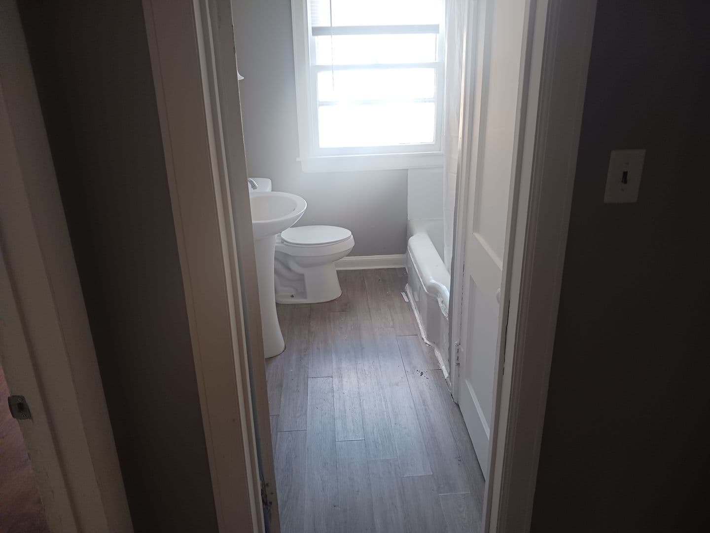 Ames House: 312 E 6th St