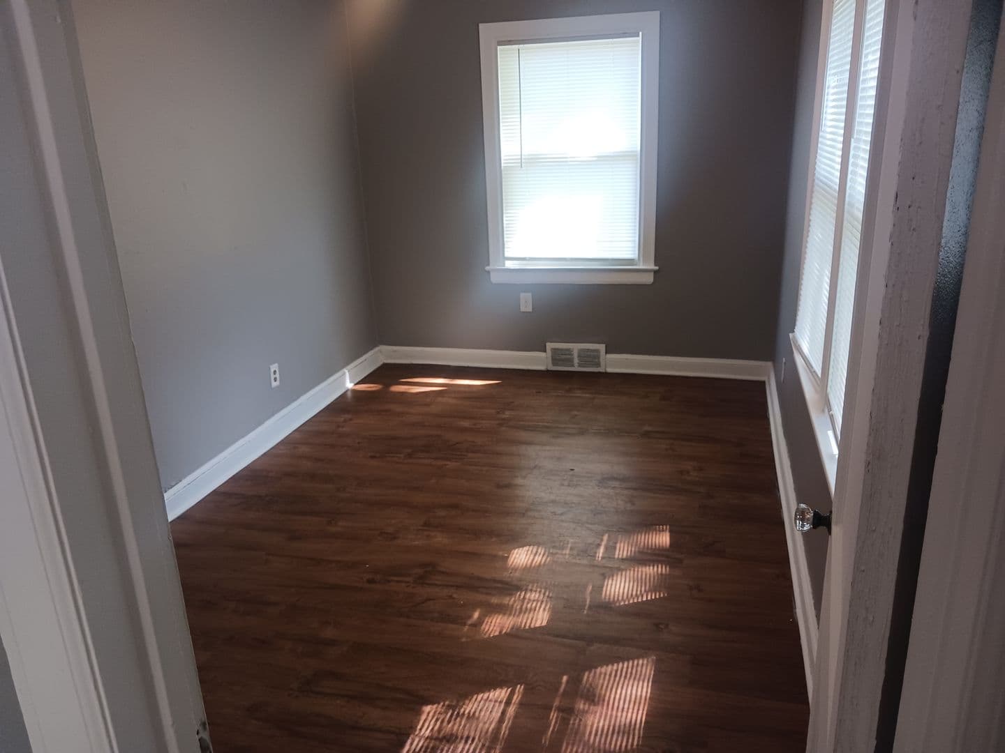 Ames House: 312 E 6th St