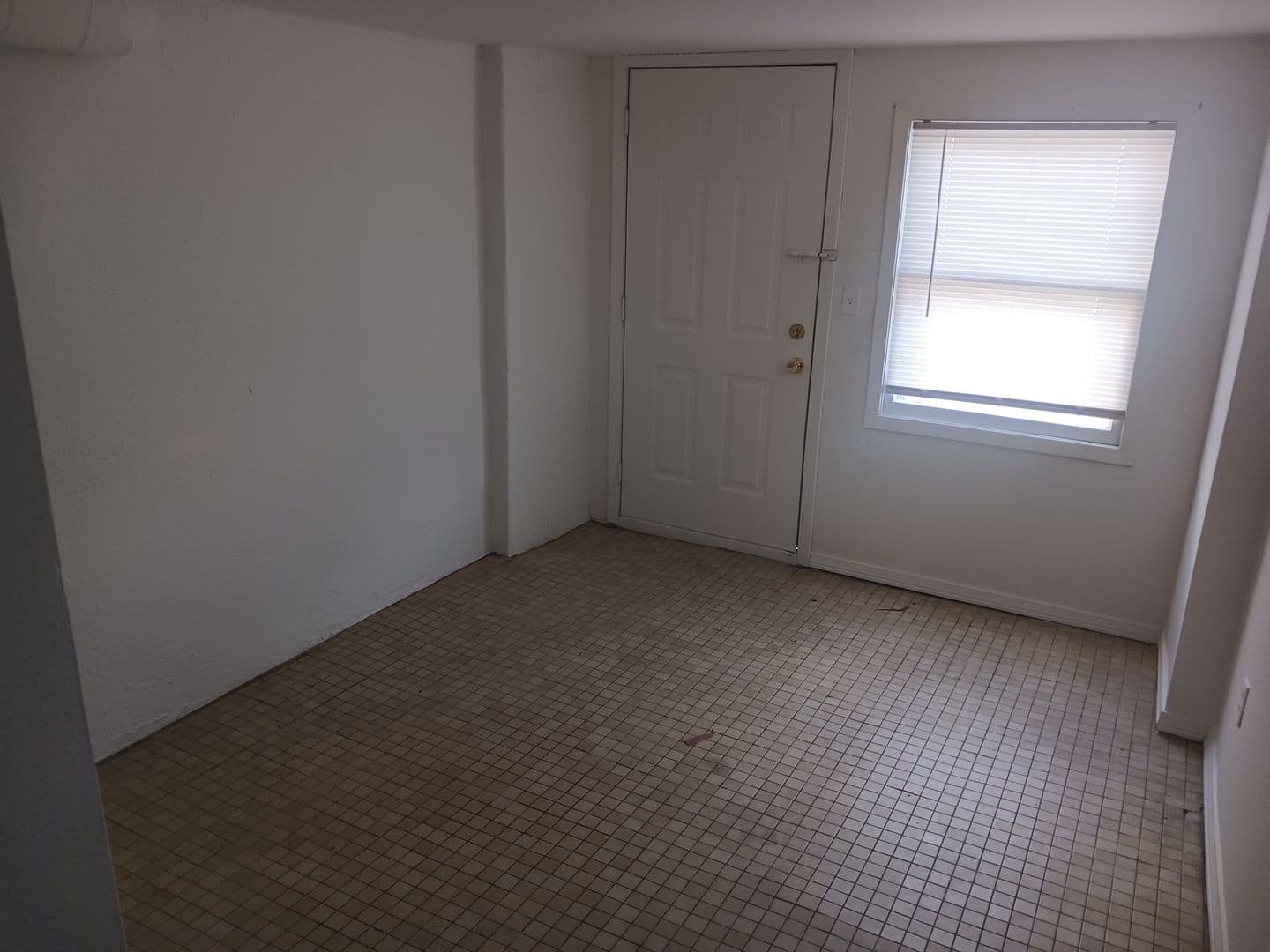 Ames House: 312 E 6th St