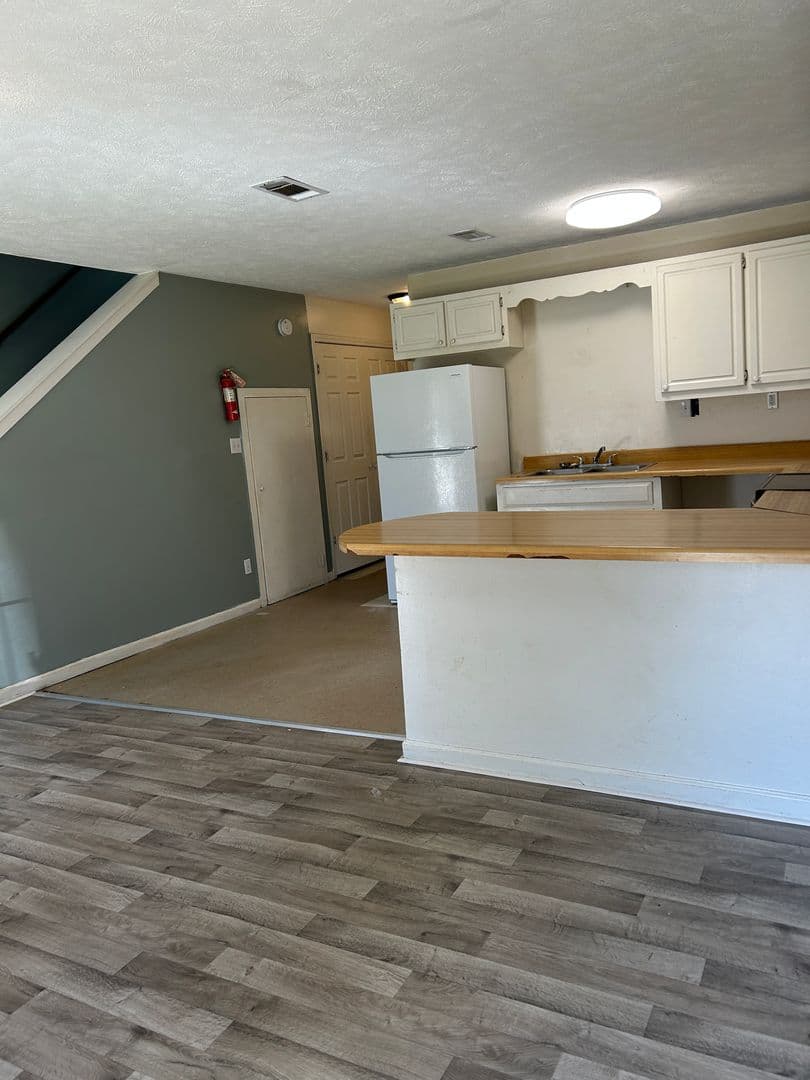 Tupelo House: 126 Money St
