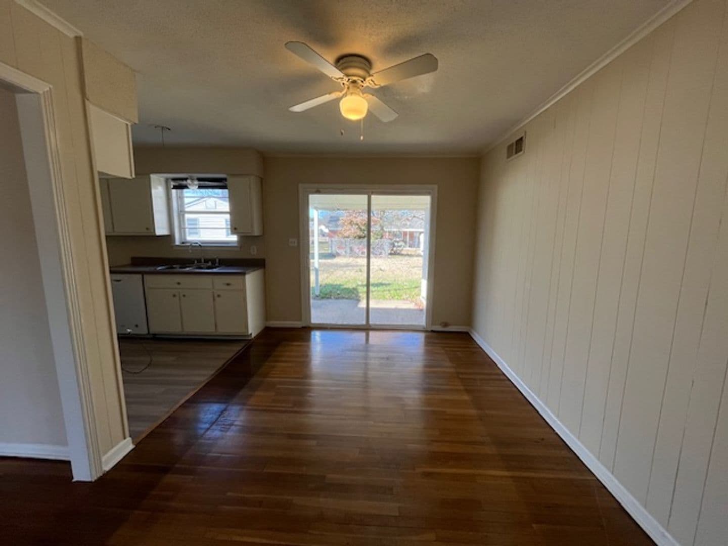 Southaven House: 8399 Booneville Dr