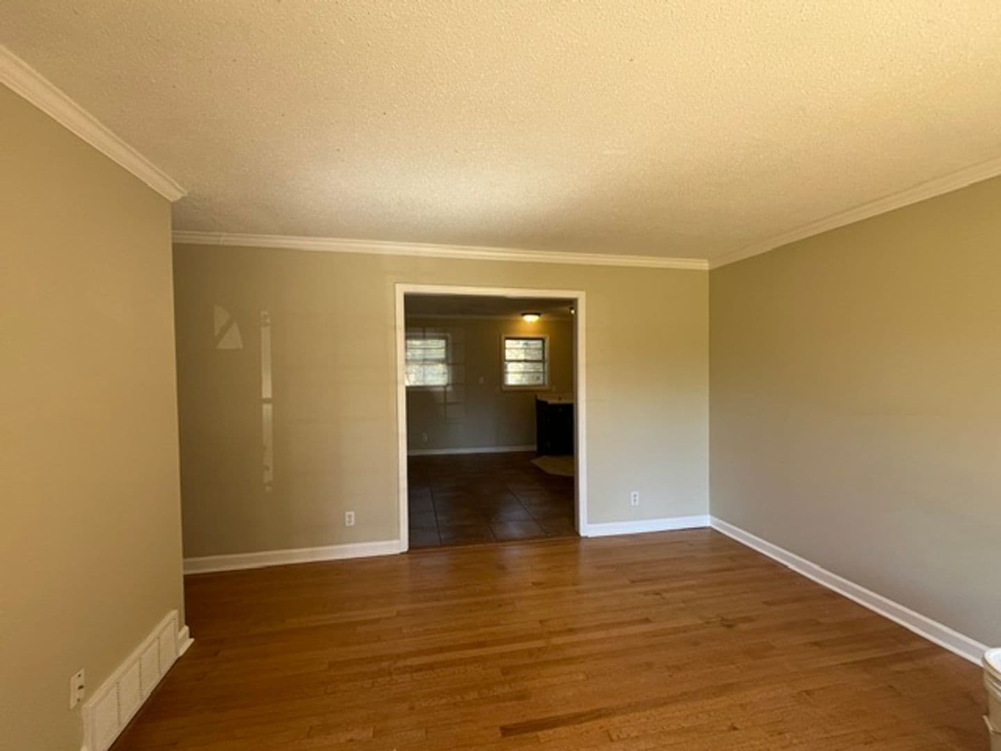 Southaven House: 2114 Ashland Dr
