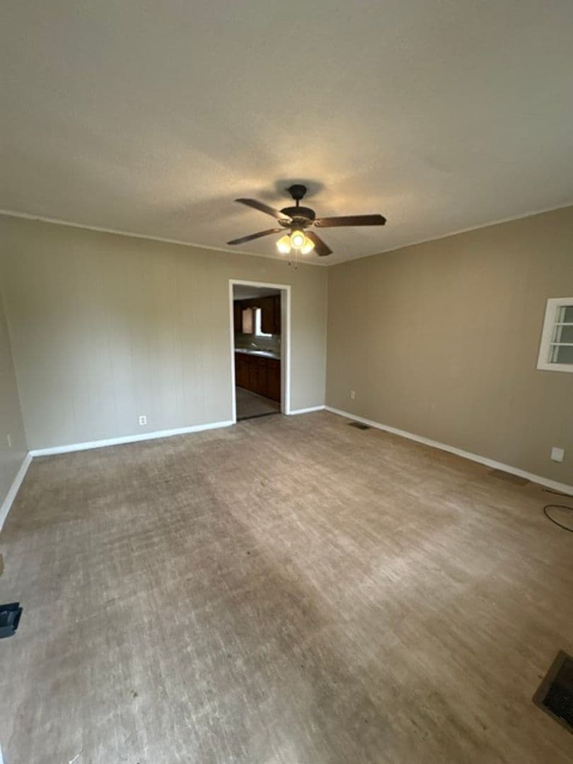 Tupelo Apartment: 3289 South Green St
