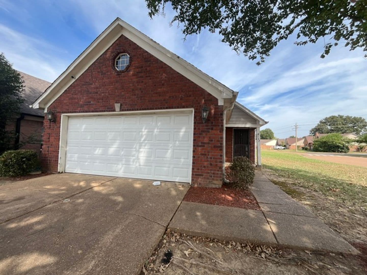 Southaven House: 392 Alex Cove