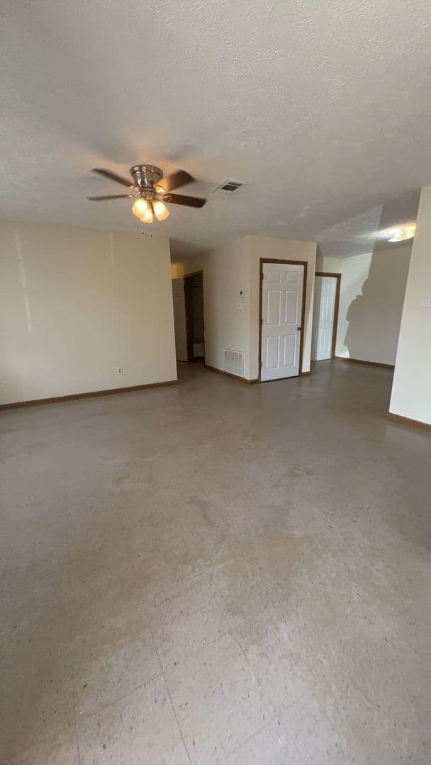 Guntown Apartment: 648 Mitchell Ave
