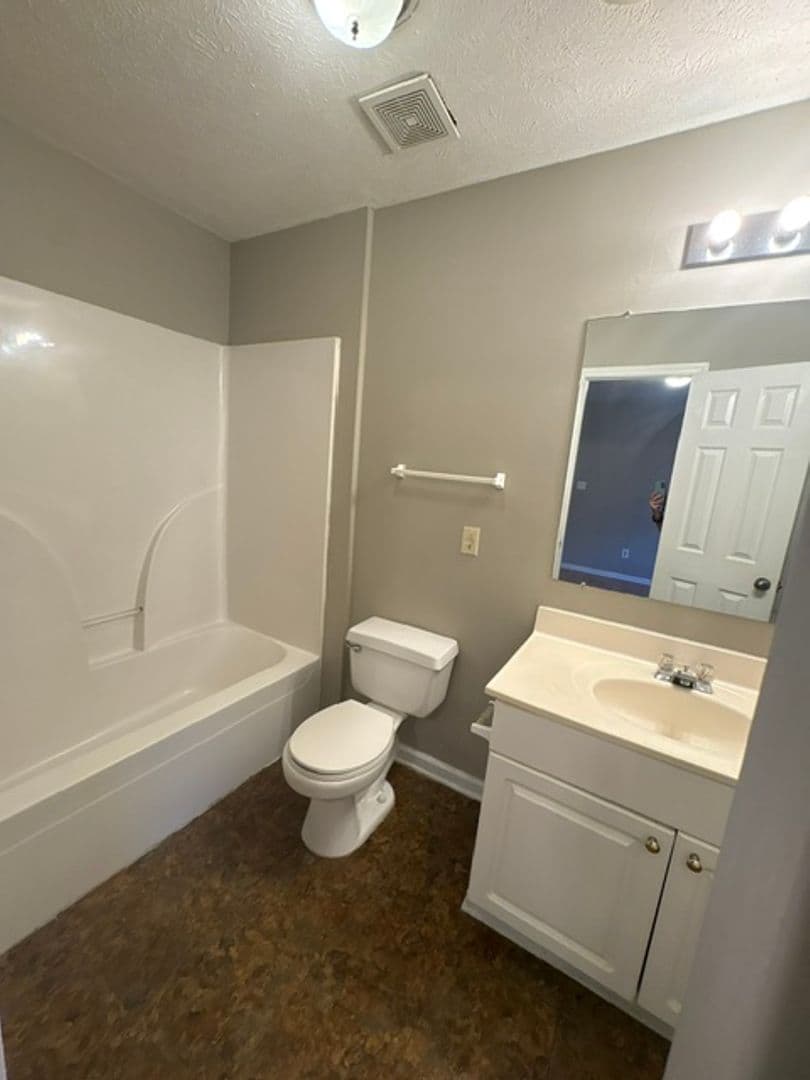 Belden Apartment: 133 Chesterville Rd