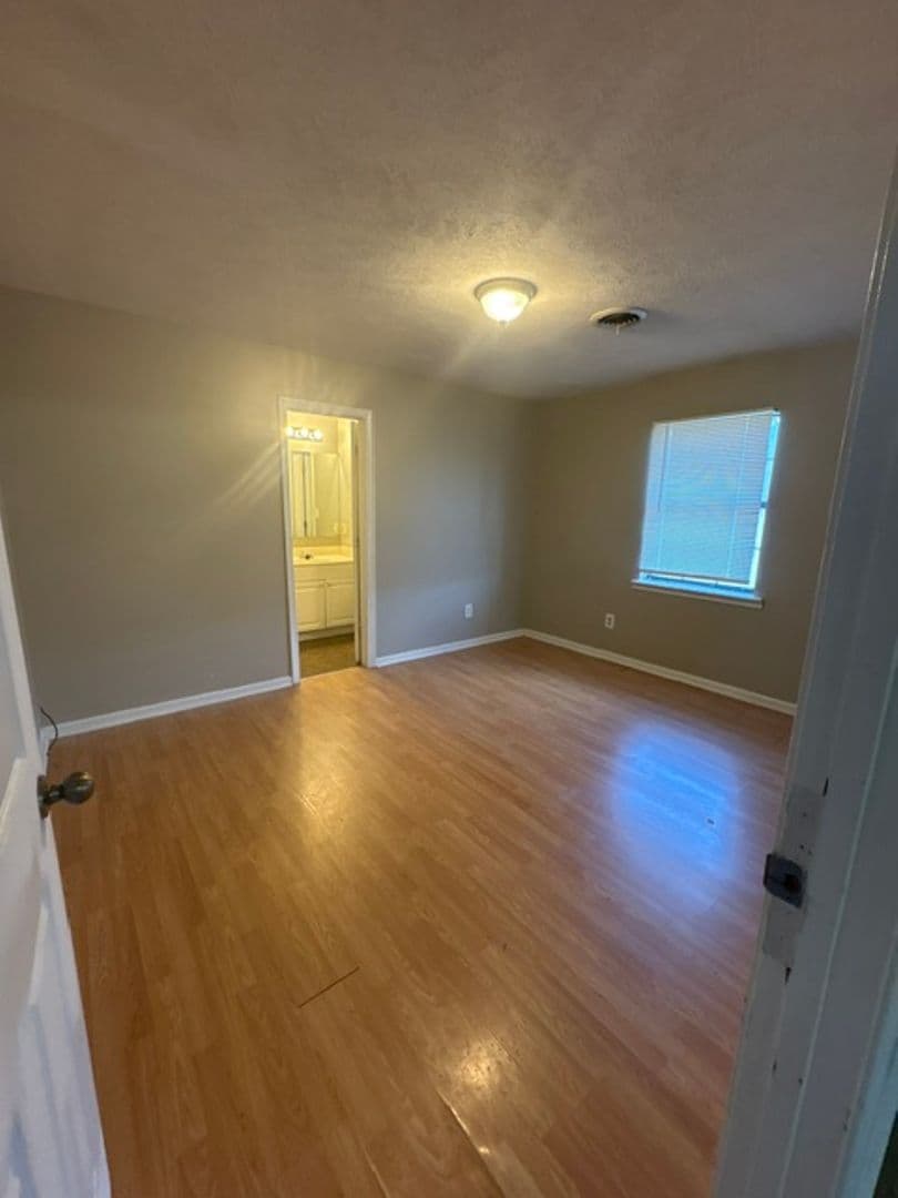 Belden Apartment: 133 Chesterville Rd
