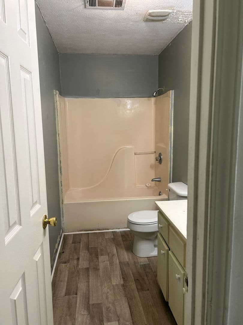 Tupelo House: 126 Money St