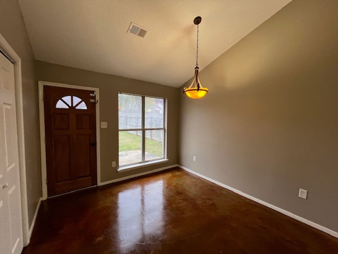 Southaven House: 5583 April Drive
